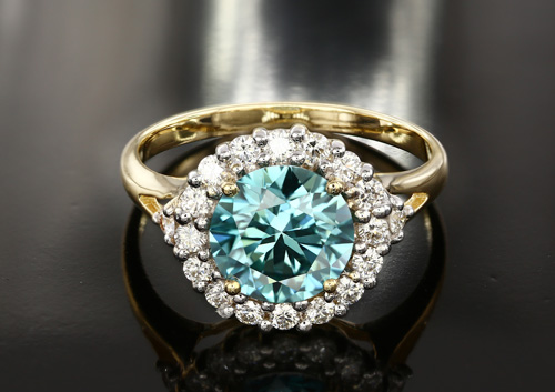 Goldring mit 2 ct schwerem Blauen VS2 Diamanten