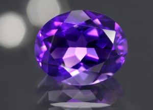 Sibirischer Amethyst im Ovalschliff