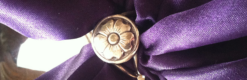 Tuchhalter – ein ursprünglich männliches Accessoire - Die Welt der